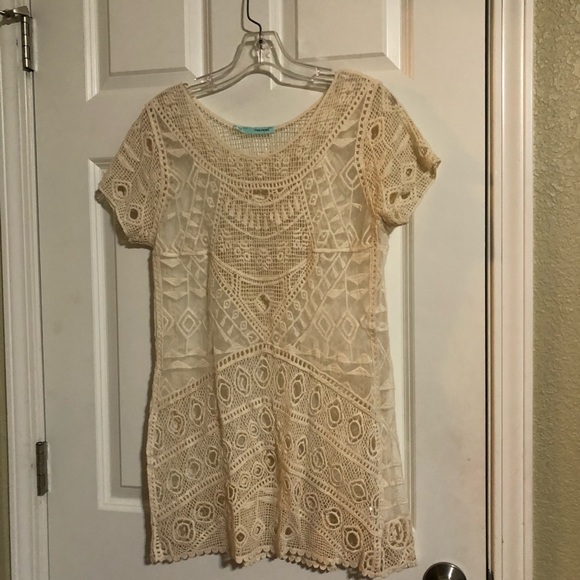 Lace Tunic Blouse - Picture 3 of 4